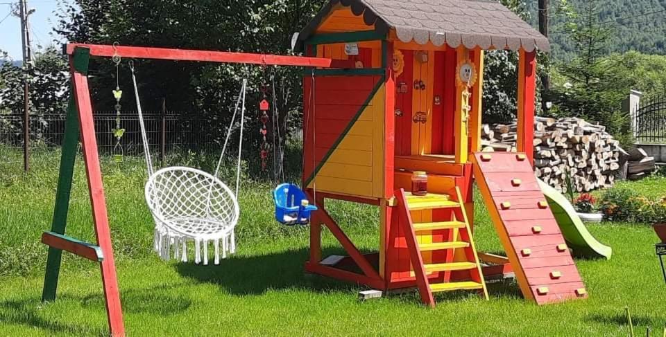 Casa Cu Pitici Pension Vama  Buitenkant foto