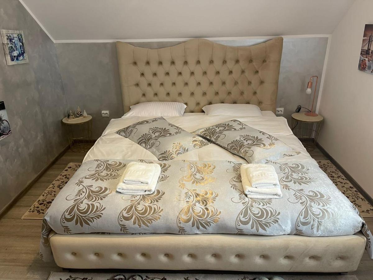 Casa Cu Pitici Pension Vama  Buitenkant foto
