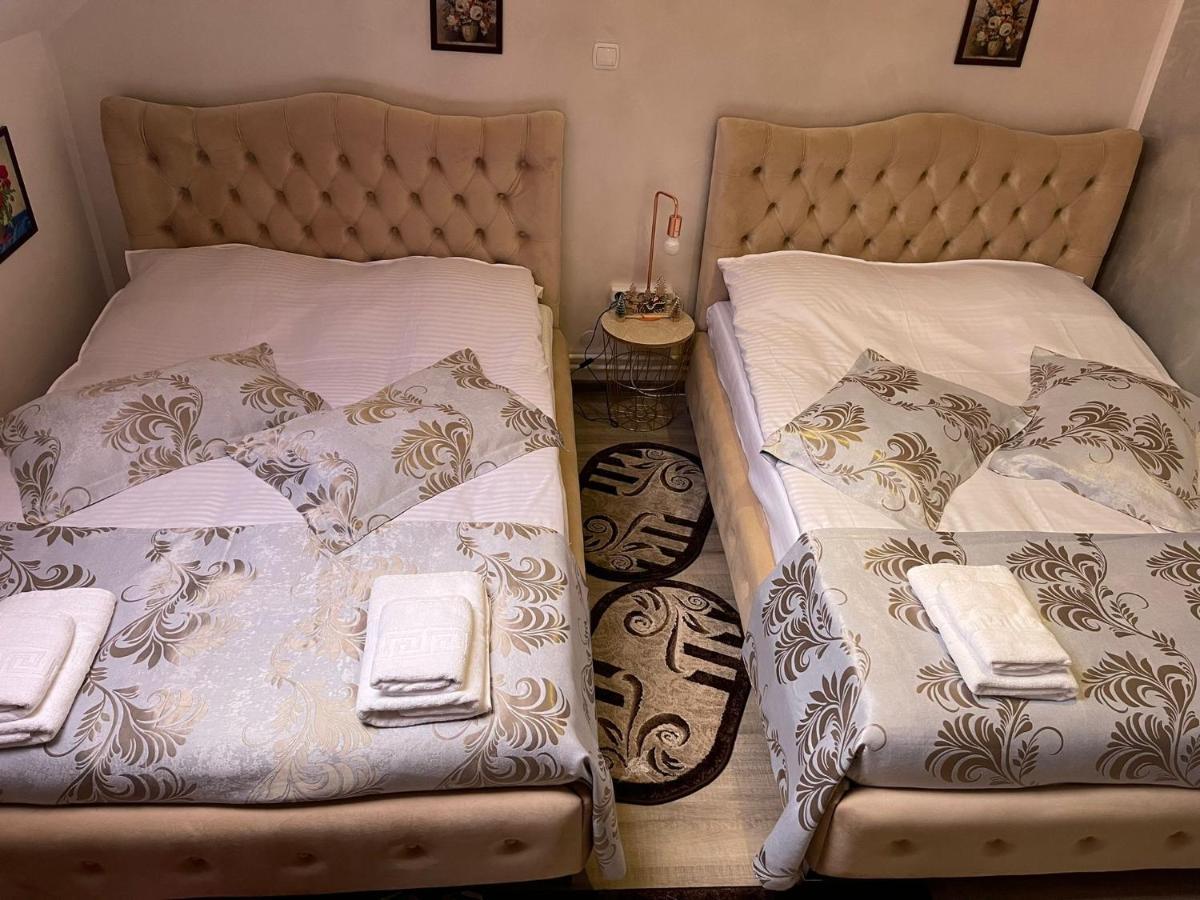 Casa Cu Pitici Pension Vama  Buitenkant foto