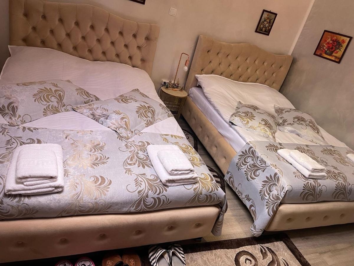 Casa Cu Pitici Pension Vama  Buitenkant foto