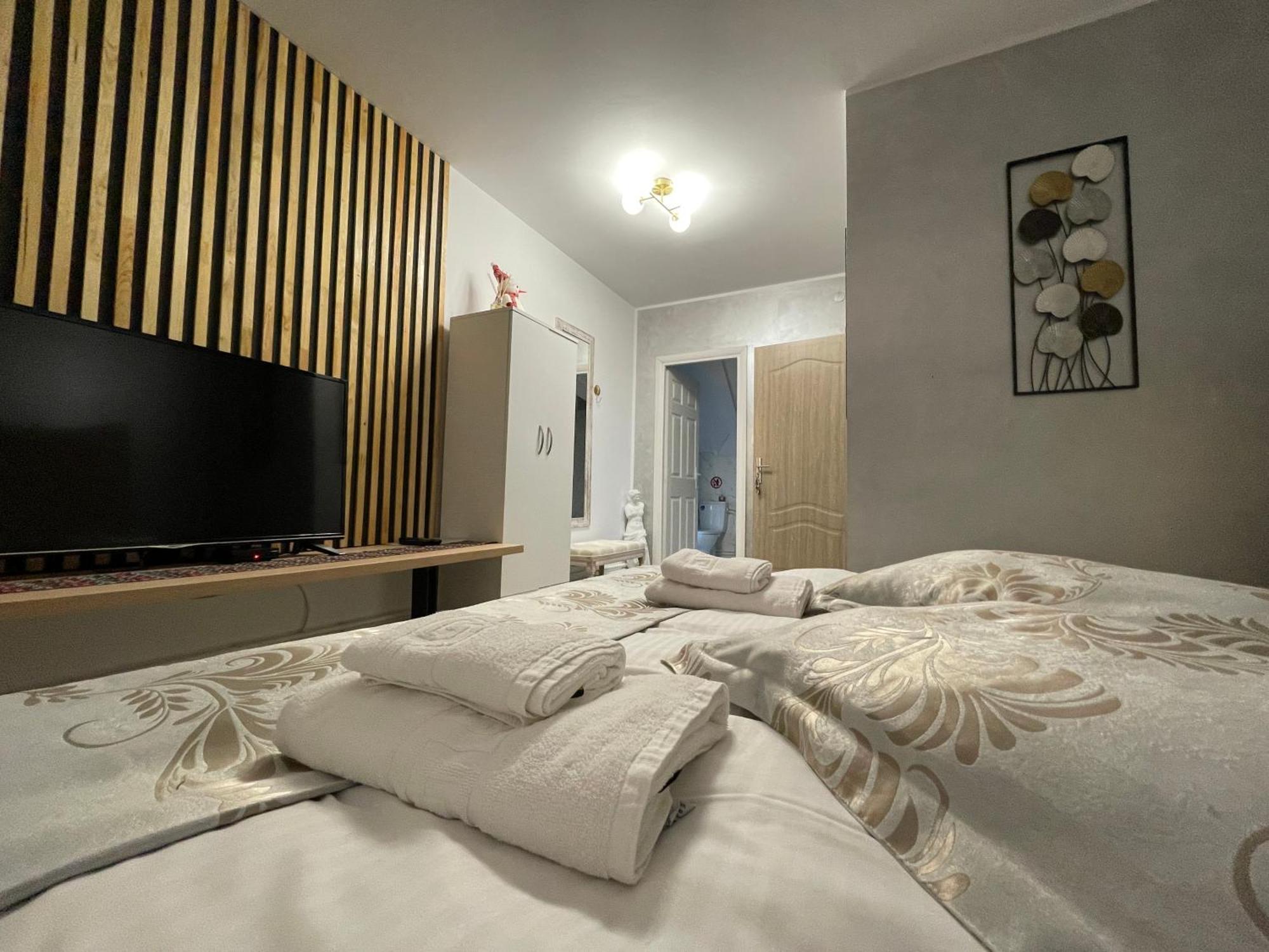 Casa Cu Pitici Pension Vama  Buitenkant foto